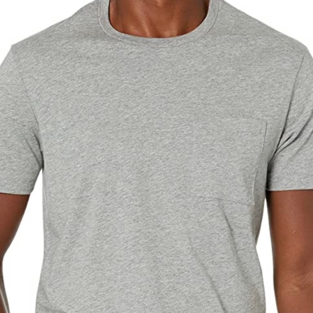 🌟$5 Good threads  pocket T-shirt